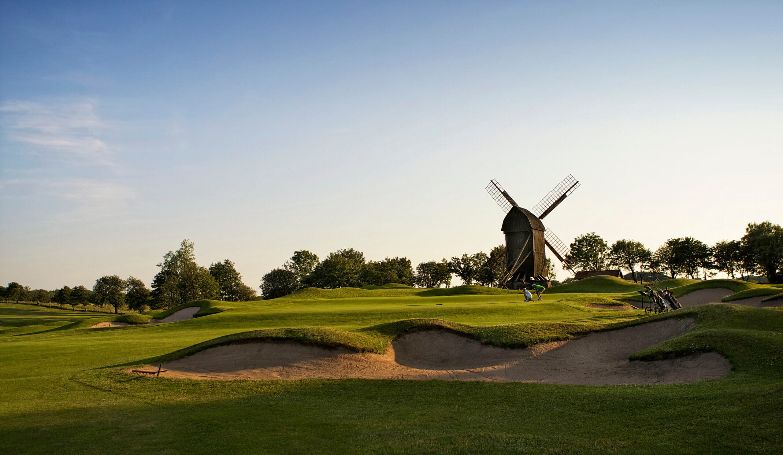 Spela golf på Båstad Golfklubb i Skåne